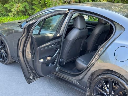 Used 2024 MAZDA MAZDA3 s FWD image 12