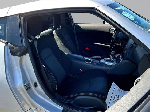 Used 2014 Nissan 370Z Coupe image 22