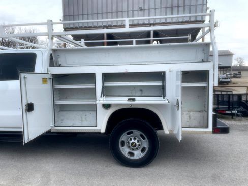 Used 2019 Chevrolet Silverado 2500 W/T w/ WT Convenience Package image 4