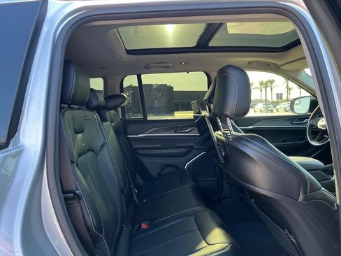 Used 2023 Jeep Grand Cherokee 4WD 4xe w/ Luxury Tech Group II image 18