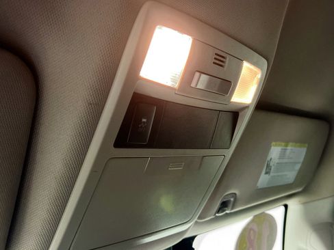 Used 2018 Toyota Tacoma SR image 22