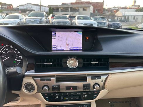 Used 2013 Lexus ES 350 w/ Luxury Pkg FWD image 42