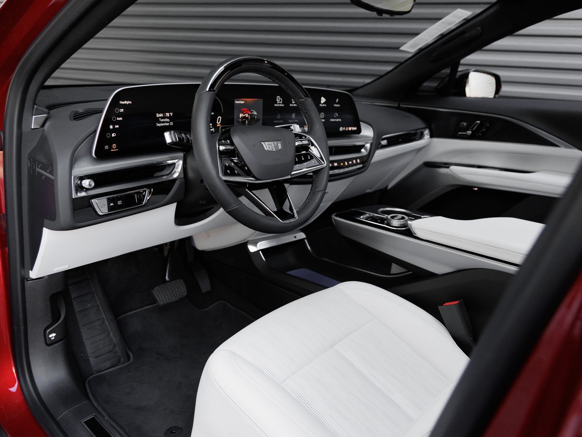 Used 2025 Cadillac Lyriq Sport AWD/4WD image 4