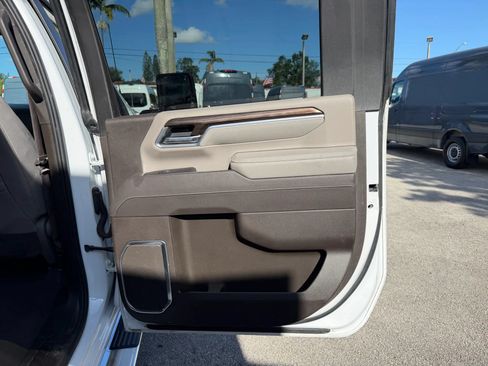 Used 2025 Chevrolet Silverado 2500 LT w/ Convenience Package AWD/4WD image 17