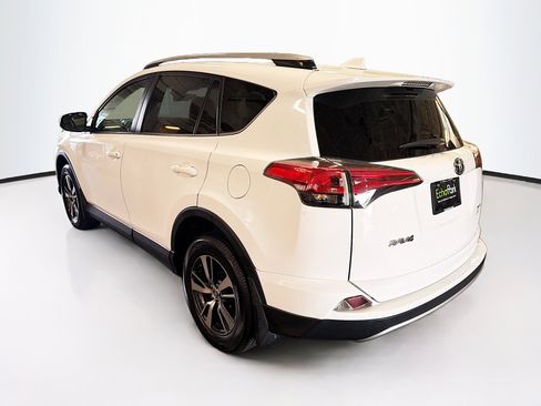 Used 2018 Toyota RAV4 XLE w/ Plus Extra Value Package AWD/4WD image 5