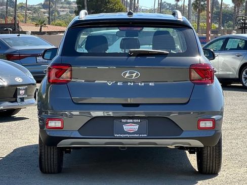 New 2026 Hyundai Venue SEL FWD image 7