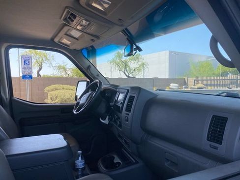 Used 2019 Nissan NV 3500 SL RWD image 5