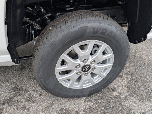 New 2026 Toyota Tacoma SR5 image 30