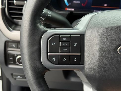 Used 2024 Ford F350 Lariat image 37