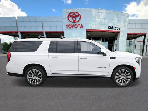 Used 2021 GMC Yukon XL Denali w/ Denali Ultimate Package AWD/4WD image 4