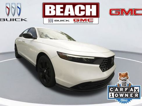 Used 2025 Honda Accord SE image 1
