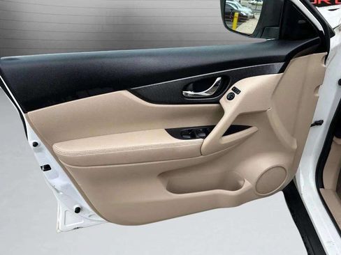 Used 2014 Nissan Rogue SL w/ SL Premium Package image 36