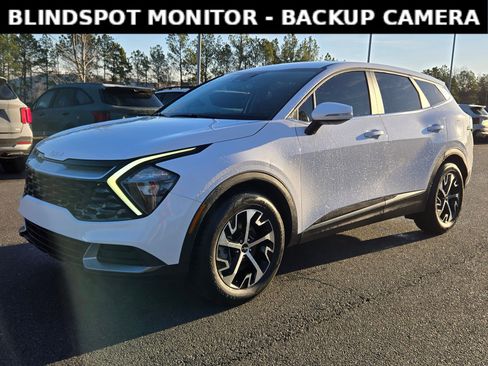 Certified 2023 Kia Sportage EX image 3