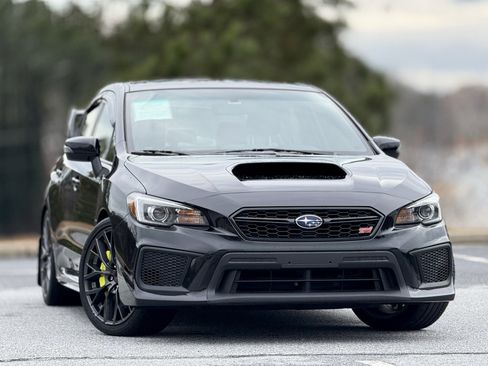Used 2018 Subaru WRX STI Limited image 3