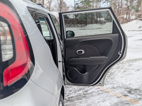 Used 2018 Kia Soul image 34