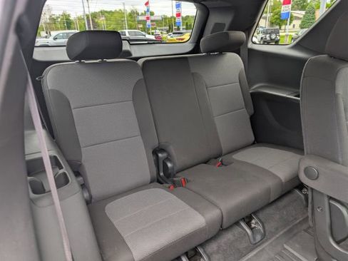 Used 2023 Chevrolet Traverse LT FWD image 19
