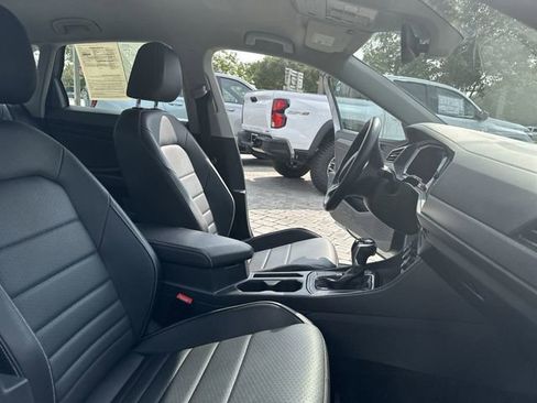 Used 2024 Volkswagen Jetta SE FWD image 30