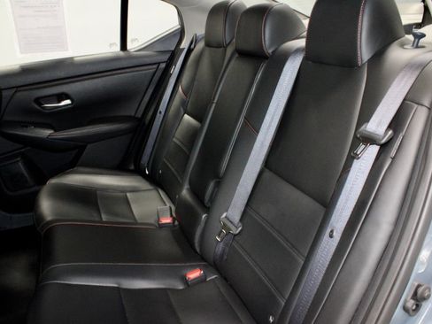 Used 2025 Nissan Sentra SR w/ SR Premium Package FWD image 21