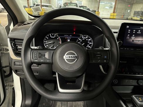 Used 2021 Nissan Rogue SV image 18