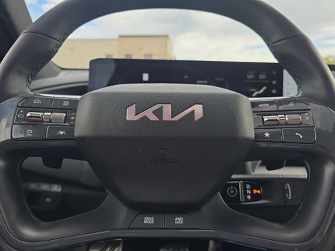 Used 2025 Kia EV9 GT-Line AWD/4WD image 15