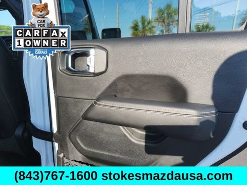 Used 2023 Jeep Wrangler Unlimited Sahara w/ Cold Weather Group AWD/4WD image 21