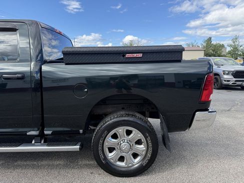 Used 2016 RAM 2500 Tradesman w/ Chrome Appearance Group AWD/4WD image 9