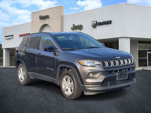 Certified 2024 Jeep Compass Latitude image 1