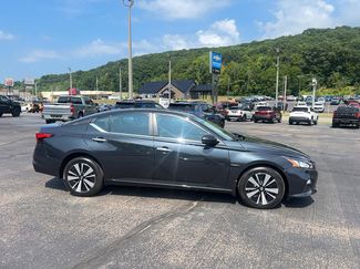 Used 2022 Nissan Altima 2.5 SV w/ SV Premium Package video 3