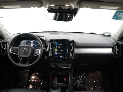 Used 2019 Volvo XC40 T5 Momentum AWD/4WD image 13