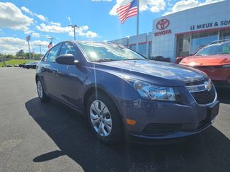 Used 2014 Chevrolet Cruze LS FWD video 1