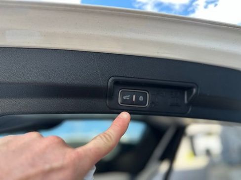 Used 2021 Ford Explorer Limited w/ Hybrid Equipment Group 310A image 34