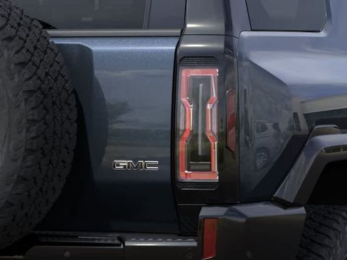 New 2026 GMC Hummer EV SUV w/ LPO, Dark Essentials Package AWD/4WD image 11
