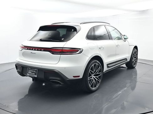 Certified 2025 Porsche Macan AWD/4WD image 14