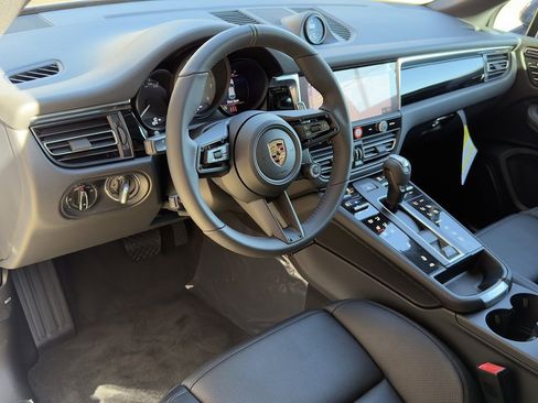 New 2026 Porsche Macan S image 4