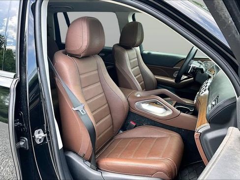 Used 2024 Mercedes-Benz GLS 450 4MATIC image 15