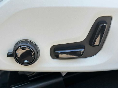 New 2025 Volvo XC60 B5 Ultra w/ Protection Package Premier image 22