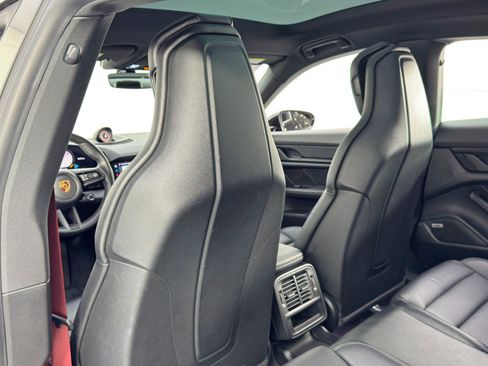 Used 2022 Porsche Taycan RWD image 37