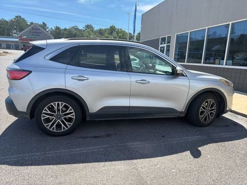 Used 2020 Ford Escape SEL FWD image 3