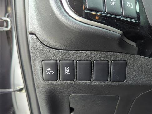 Used 2020 Mitsubishi Outlander SE FWD image 11