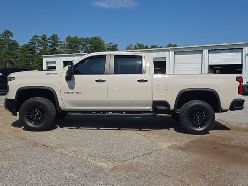 Used 2026 Chevrolet Silverado 2500 ZR2 w/ LPO, Dark Essentials Package AWD/4WD image 2