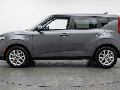 Used 2025 Kia Soul LX w/ LX Technology Package image 5