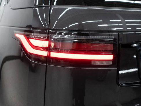 Used 2023 Land Rover Discovery S R-Dynamic image 57