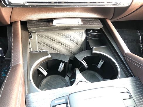 Certified 2022 Mercedes-Benz GLS 450 4MATIC image 31