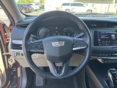 Certified 2023 Cadillac XT4 Luxury w/ Cold Weather Package FWD image 25
