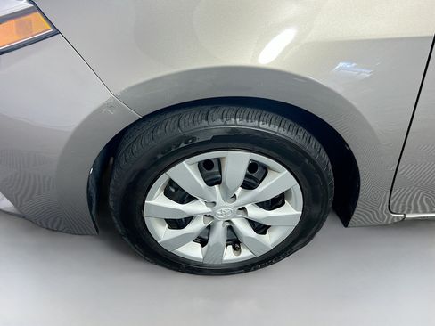 Used 2016 Toyota Corolla LE FWD image 12