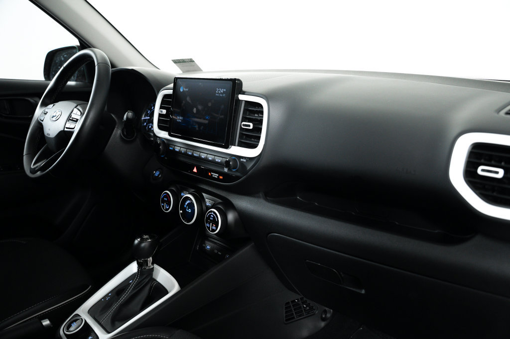Certified 2022 Hyundai Venue Limited FWD image 36