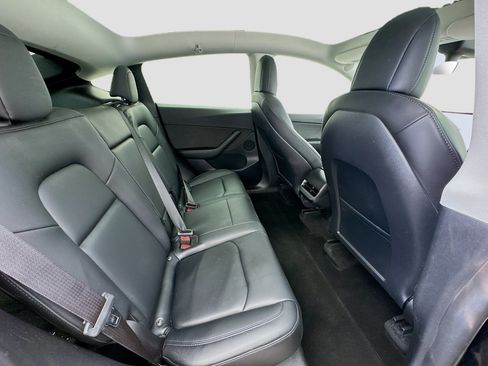 Used 2022 Tesla Model Y Performance AWD/4WD image 19
