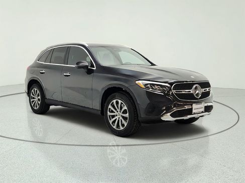 Certified 2026 Mercedes-Benz GLC 300 image 3