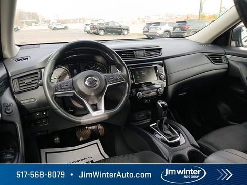Used 2018 Nissan Rogue SV w/ Premium Package image 18