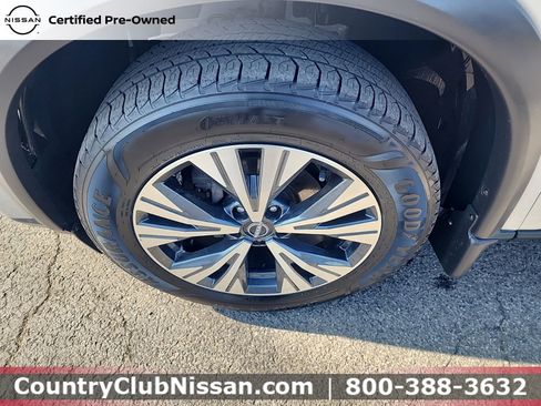 Certified 2022 Nissan Rogue SV AWD/4WD image 32